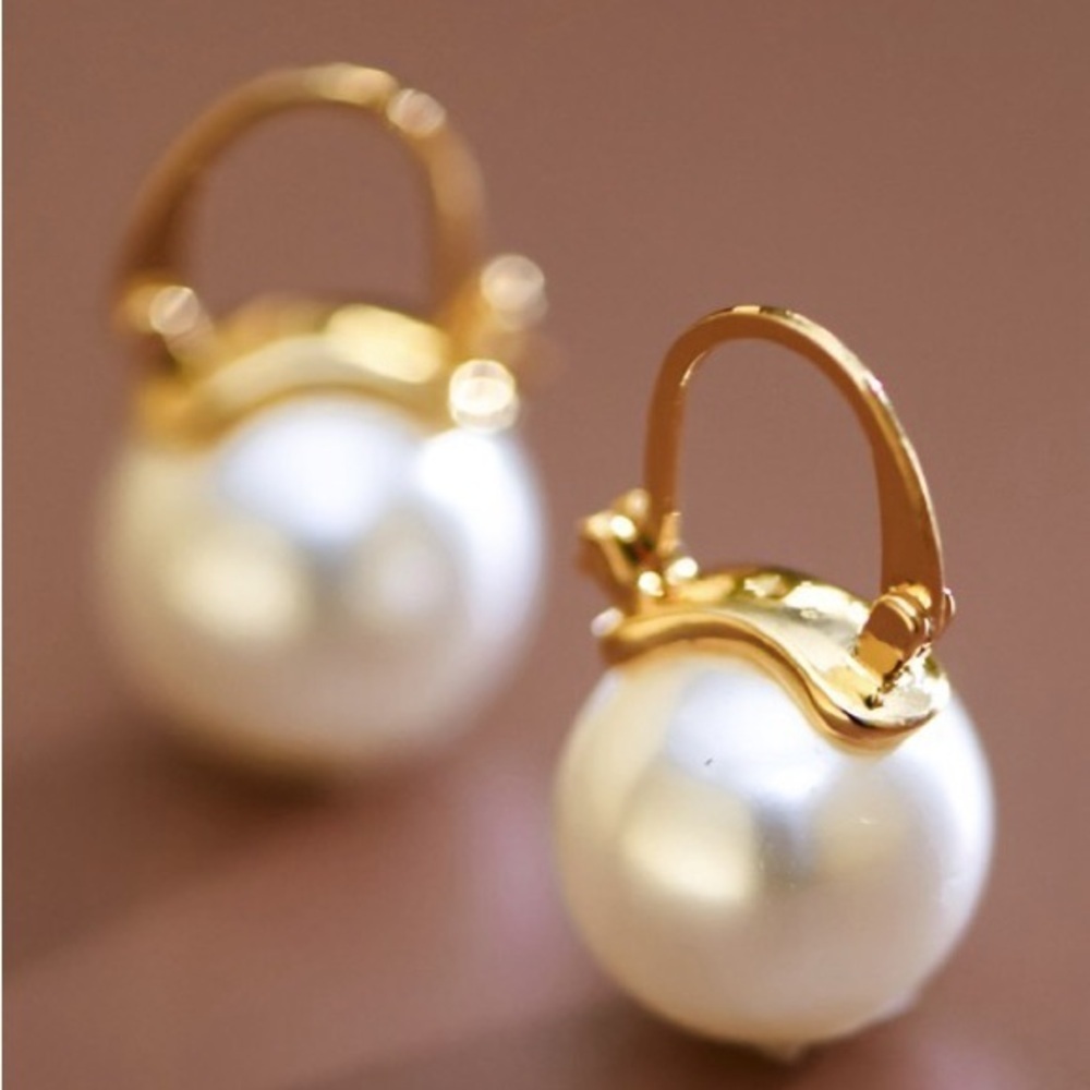 18K Gold Pearl Earrings (2031) - Picture 5 of 6